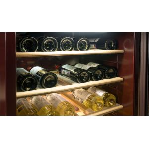 Шкаф холодильный д/вина, 120бут., 1 дверь стекло, 9 полок, 1 подставка, ножки, +5/+18С, дин.охл., бордовый